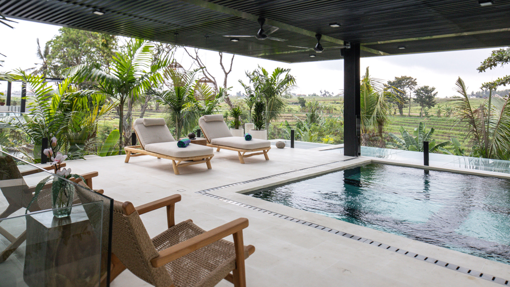 Villa Norbu - Relaxing master bedroom terrace and plunge pool